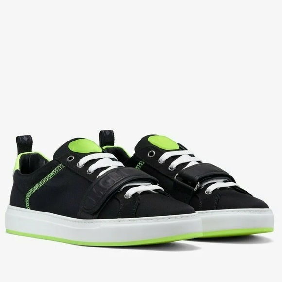 NEW MCM RUNNERS SHOES KICKS NEON GREEN BLACK STRAP DUST COVER - Picture 1 of 7